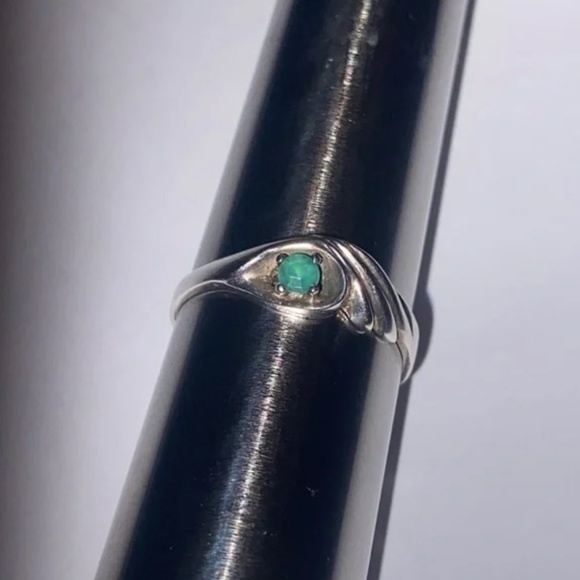 Vintage Estate Emerald Mexican Sterling Ring - Picture 8 of 9